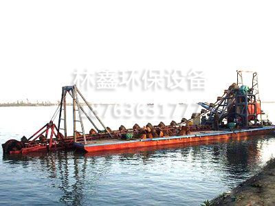 挖沙船