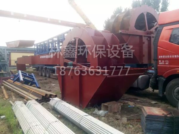 抽沙吸鐵船裝車發(fā)貨